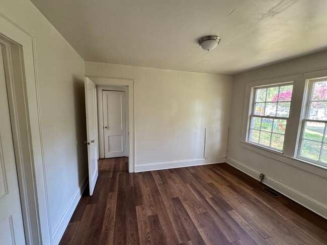 Building Photo - Duplex walking distance to Uptown Shelby, NC