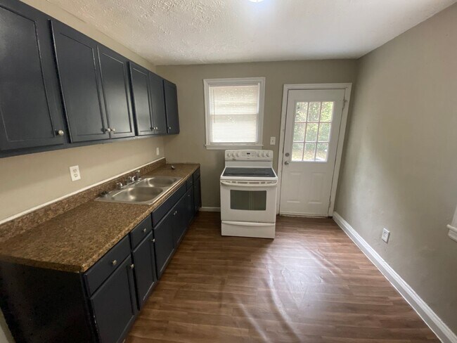 Building Photo - **ON HOLD**Total Electric 2 Bedroom / 1 Ba...