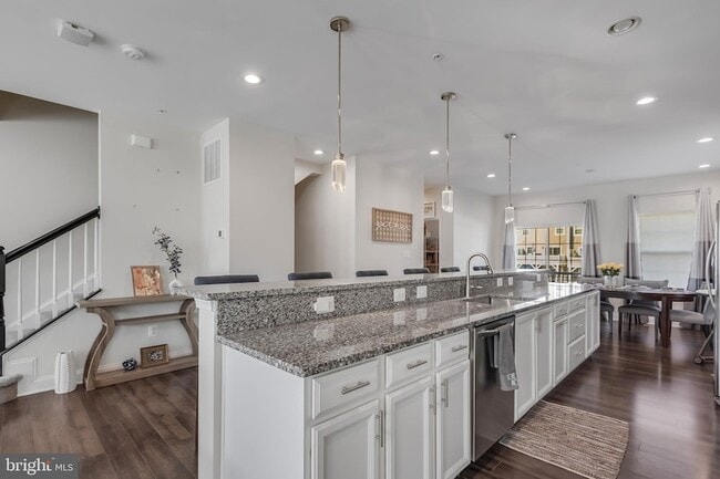 Building Photo - 11411 Tolkien Ave