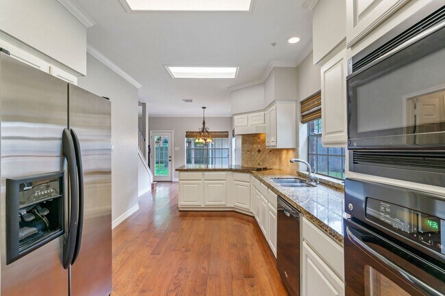 Building Photo - 31 N Duskwood Pl