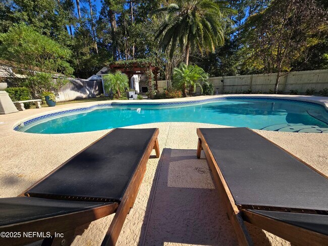 Building Photo - 7769 Andes Dr