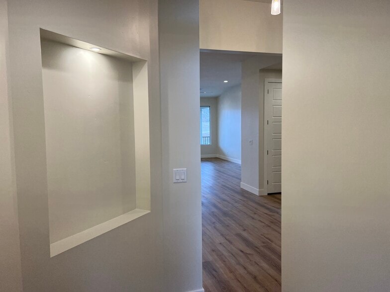 Building Photo - 2744 W Columbo Ln