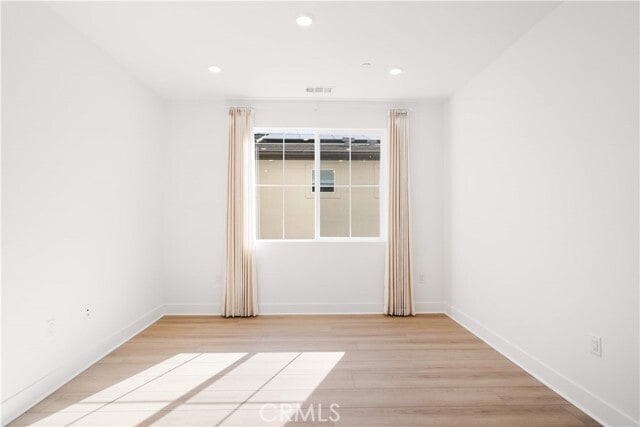 Building Photo - 297 Shoveler