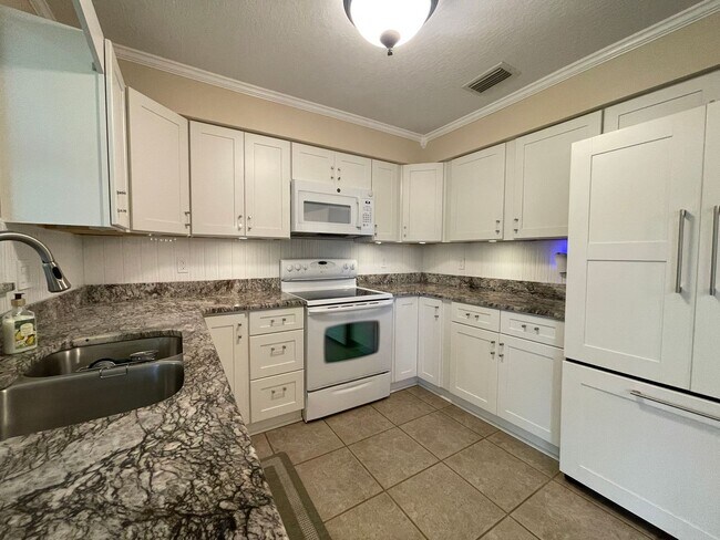 Building Photo - Two bedroom two bath Canal front rental ho...