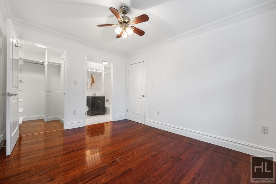 Building Photo - 49-07-49-43 43rd Ave