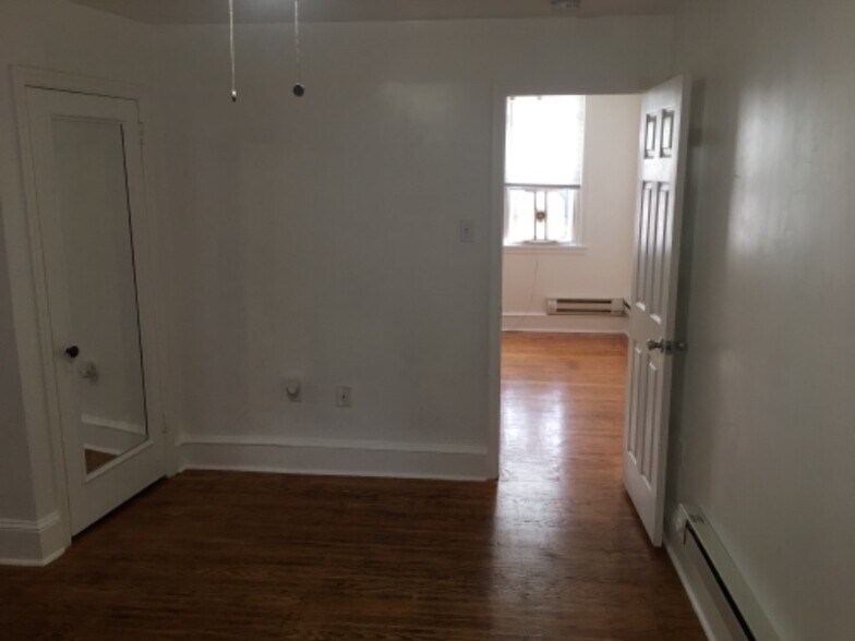 Building Photo - 1535 Sellers St