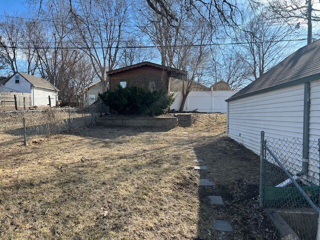 Building Photo - 2120 S Norton Ave