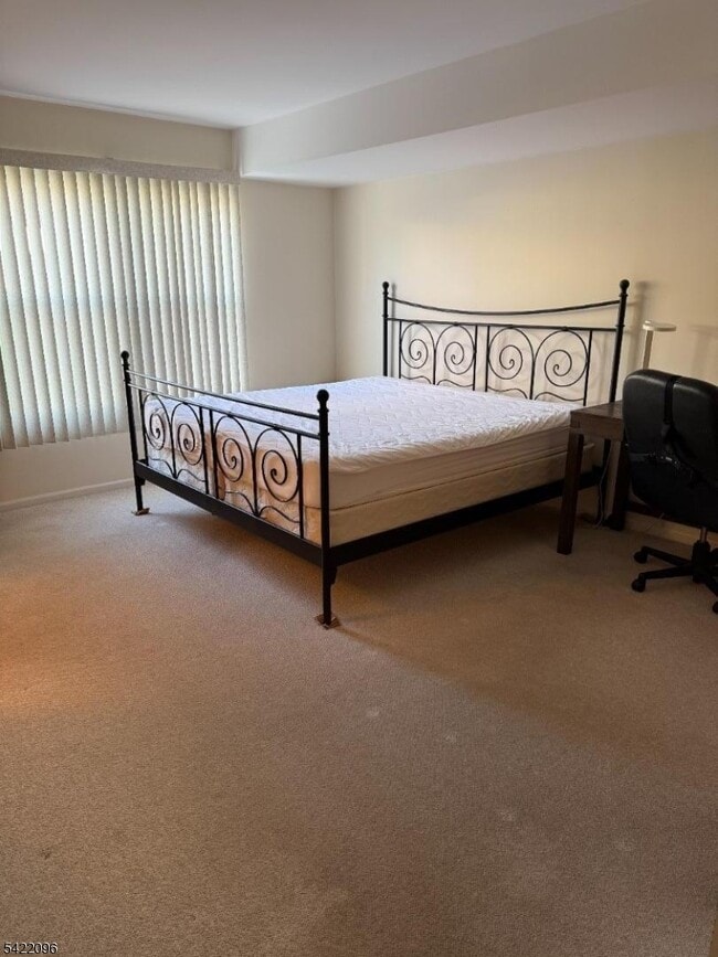 Building Photo - 518 Downer St