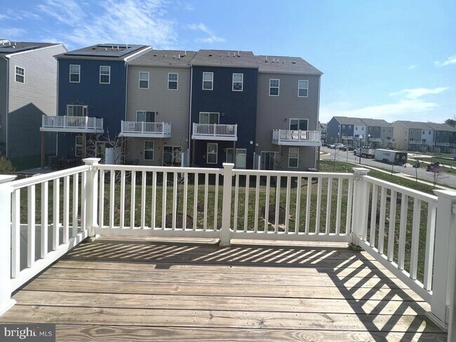 Building Photo - 2013 Thornbrook Wy