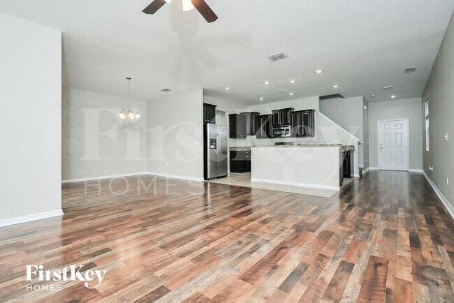 Building Photo - 10523 White Peacock Pl