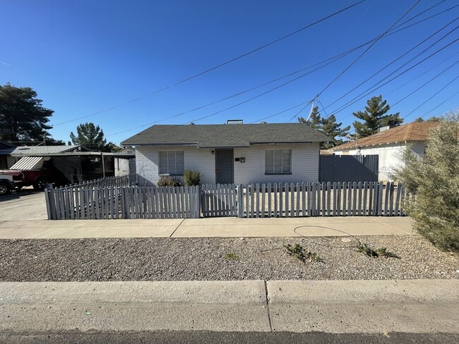 Primary Photo - Charming 3BR/1BA Historic Home in Glendale...