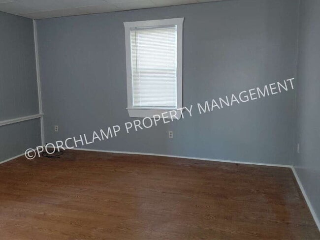 Building Photo - 463 Catawba Ave