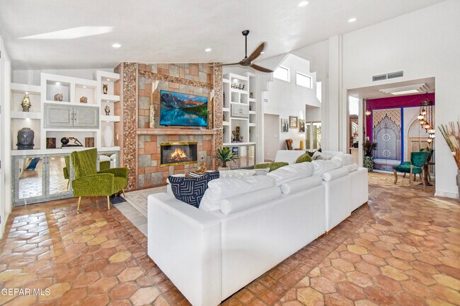 Building Photo - 508 Canyon Springs Dr