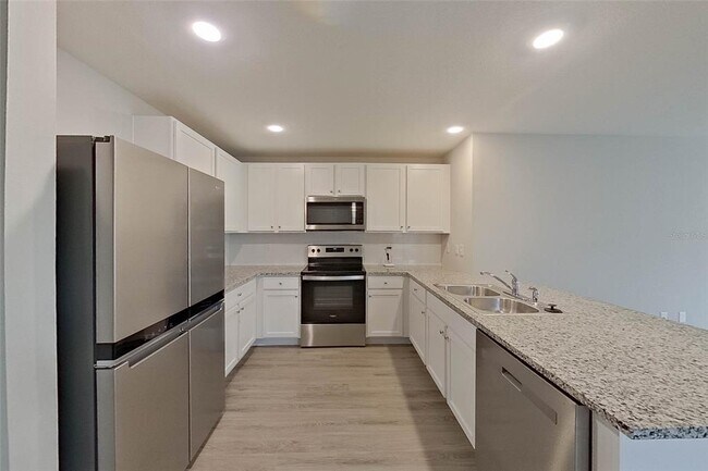 Building Photo - 8710 SW 44th Ct