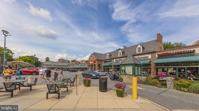 Building Photo - 2711 Ordway St NW