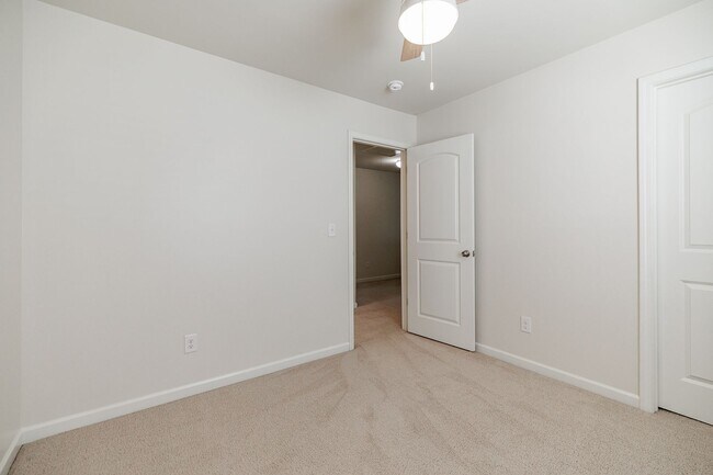 Building Photo - 157 Brockett Dr