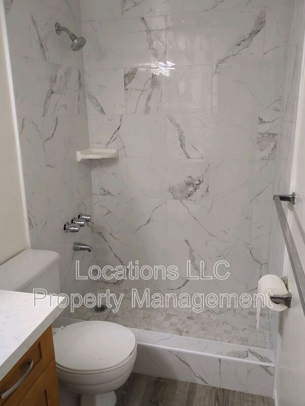 Building Photo - 44-121 Laha St