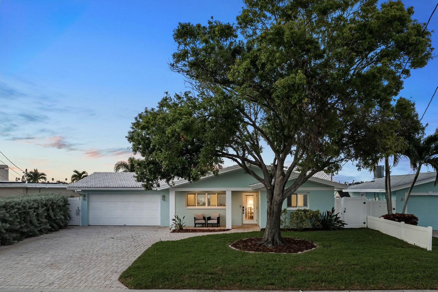 Building Photo - 350 La Hacienda Dr