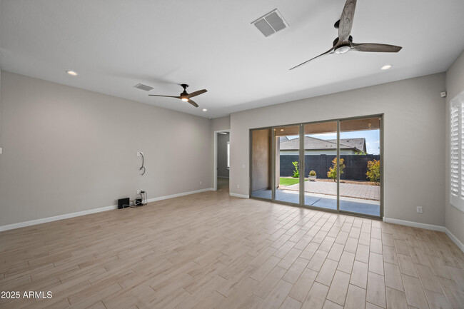 Building Photo - 6611 E Marisa Ln