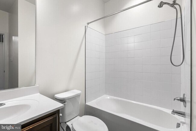 Building Photo - 6202 Davinci St