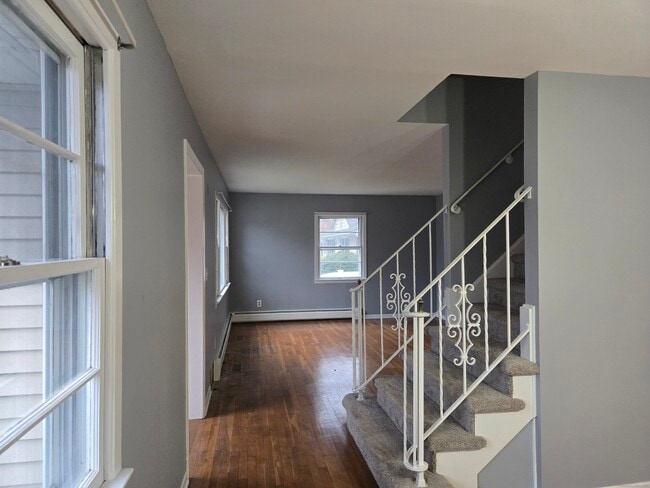 Building Photo - 36 Tina Cir