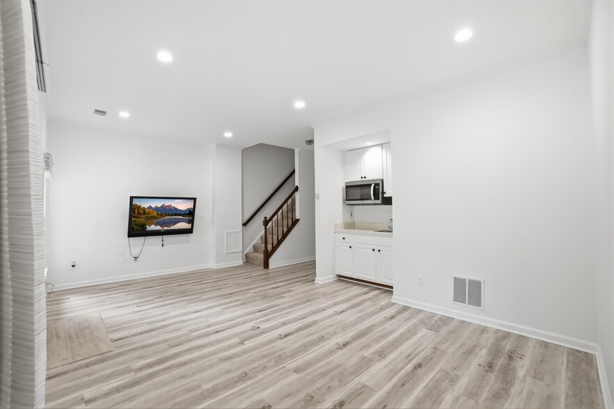 Building Photo - 12327 Sour Cherry Way