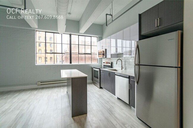 Building Photo - 412 S 13th St