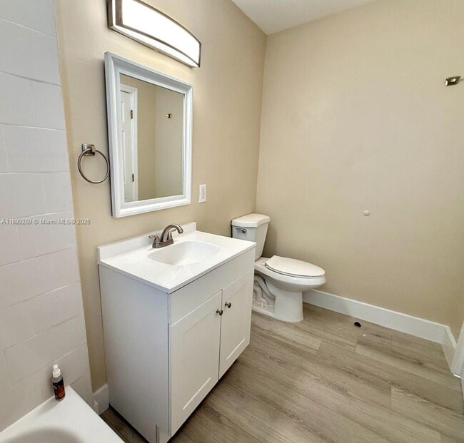 Building Photo - Bright & Updated 2-Bedroom, 2-Bath Home wi...