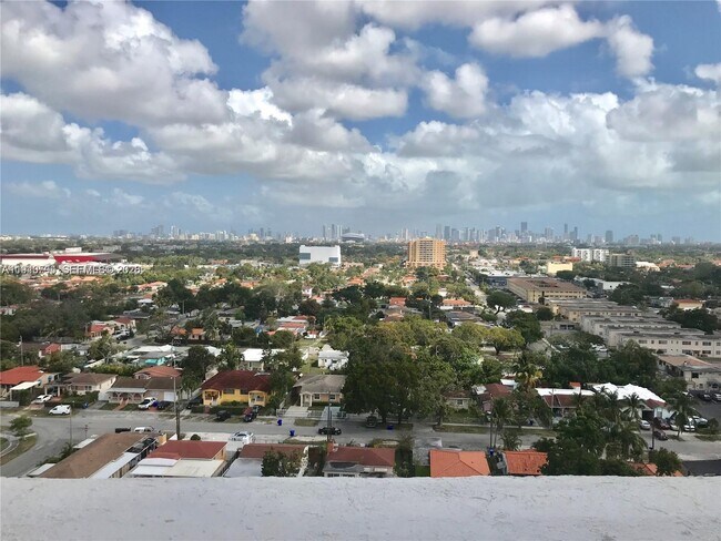 Building Photo - 117 NW 42nd Ave