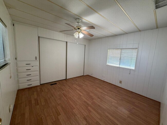 Building Photo - 345 S 58th St