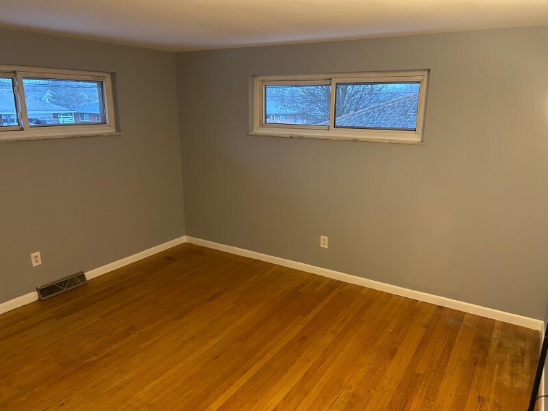 Building Photo - 907 Birchwood Dr