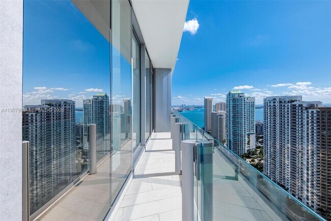 Building Photo - 300 Biscayne Blvd Way