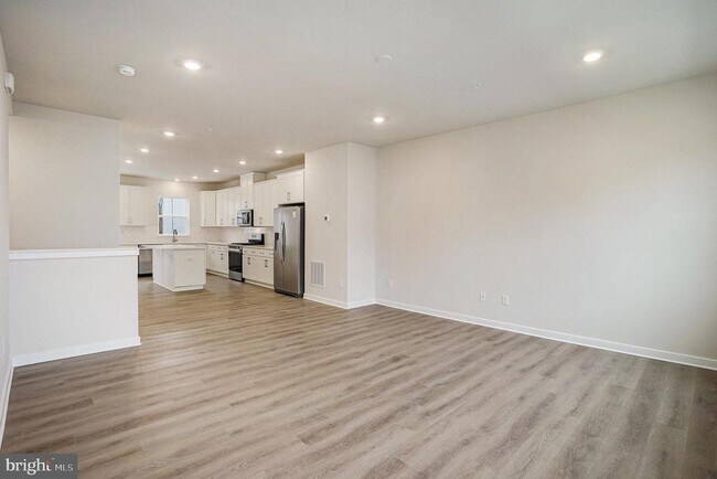 Building Photo - 708 Platinum Dr