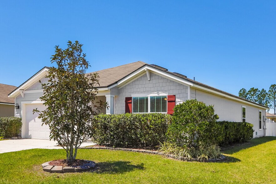 Building Photo - 3800 Falcon Crest Dr