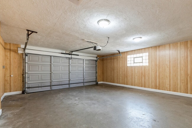 Building Photo - 5018 Dobson St