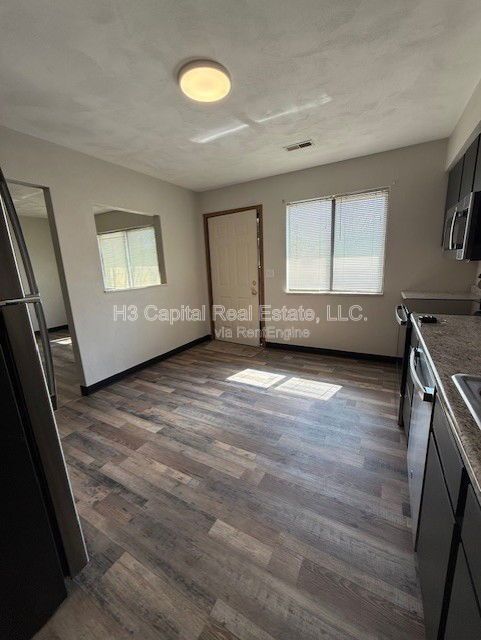 Building Photo - 307 Southgate Dr