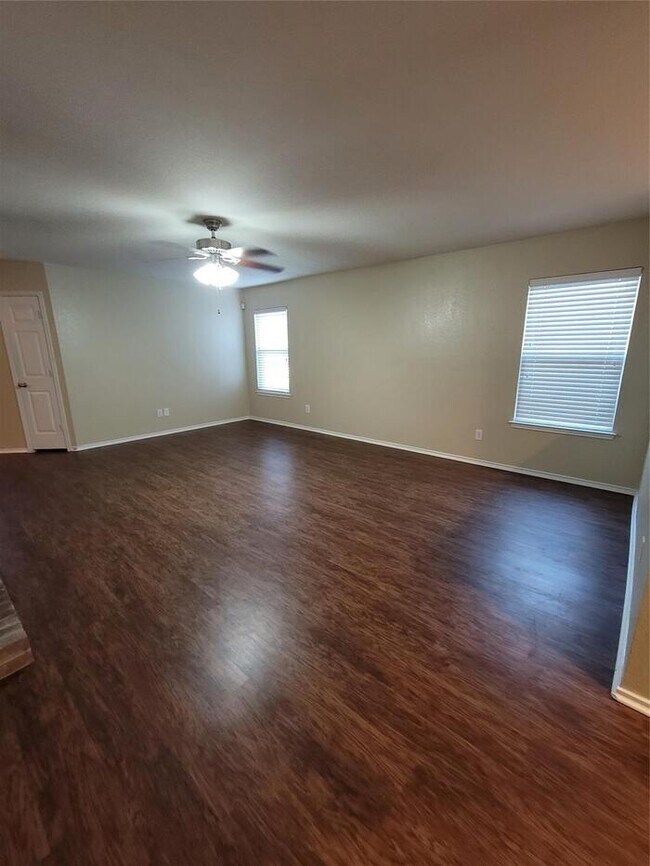 Building Photo - 3/2/2 coming soon in Burleson