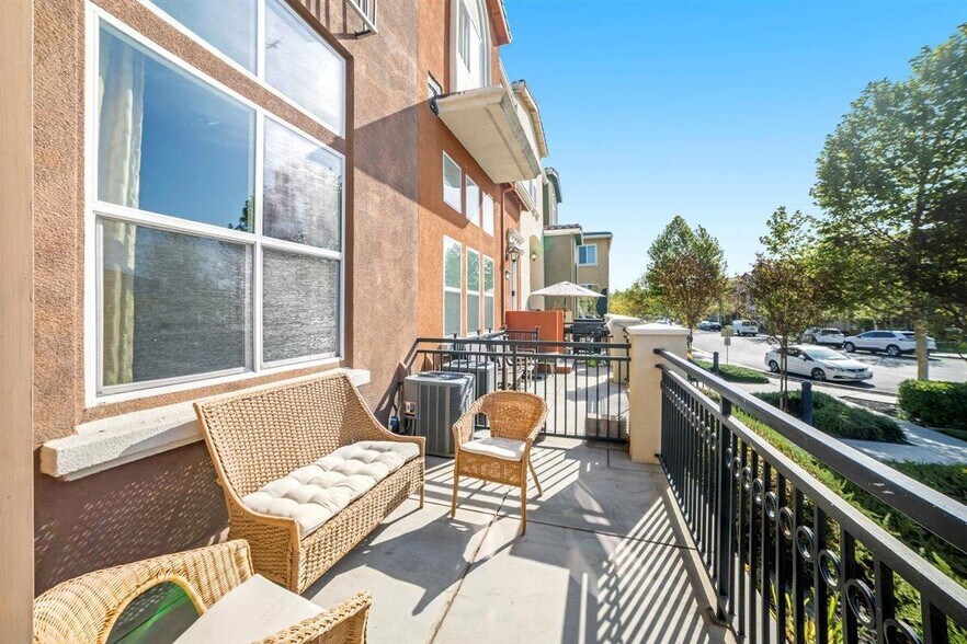 Building Photo - 353 Esfahan Ct