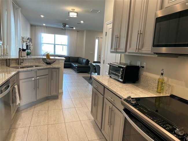 Building Photo - 4950 Eucalyptus Dr