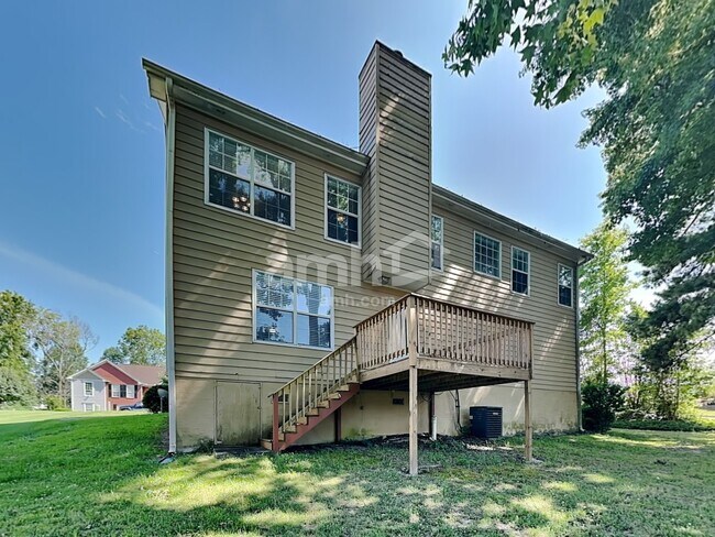 Building Photo - 900 Cline Petty Way