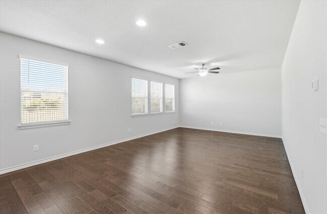 Building Photo - 704 Aliso Trail