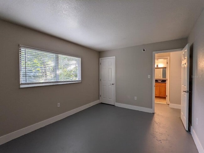 Building Photo - 1090 Cocoanut Ave