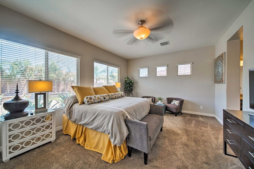 Building Photo - 18504 W Paradise Ln