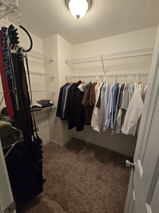 Building Photo - 2009 Breck Ave