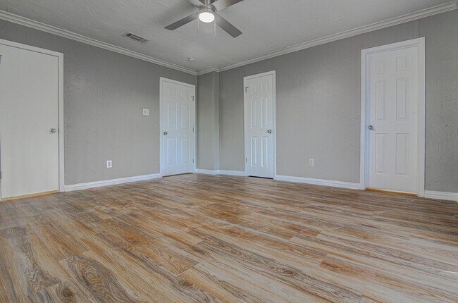Building Photo - 1807 Briar Hill Dr