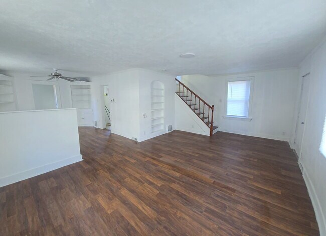 Building Photo - 540 Blaine Ave