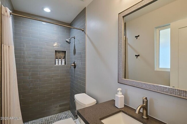 Building Photo - 7319 E Roosevelt St