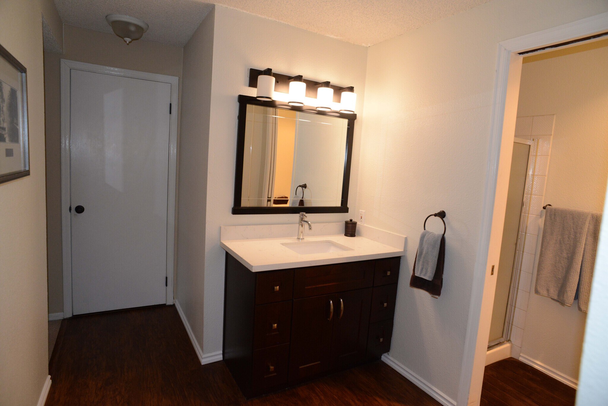 Master Bedroom Vanity - 11430 99th Pl NE