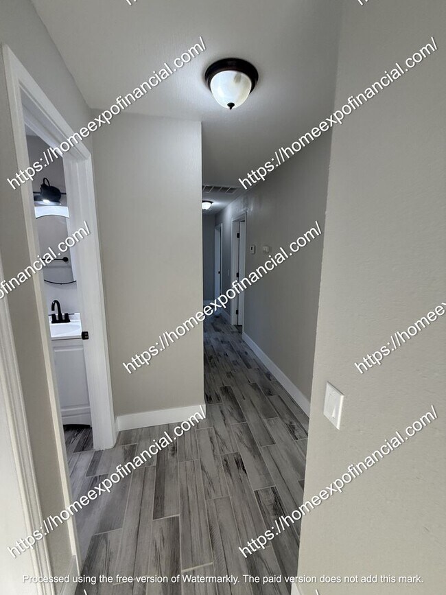 Building Photo - Nice Home For Rent