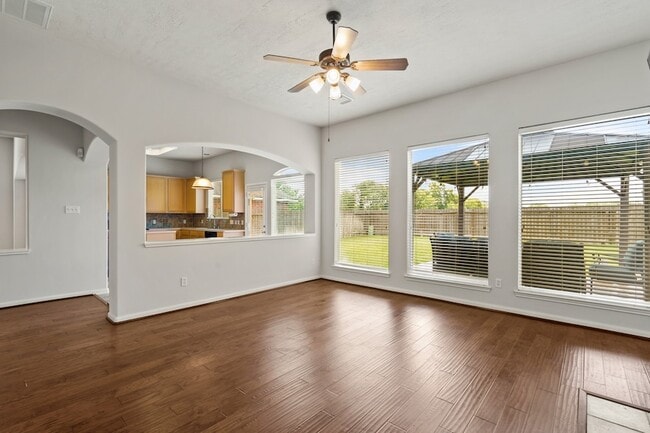 Building Photo - 4030 Chestnut Bend
